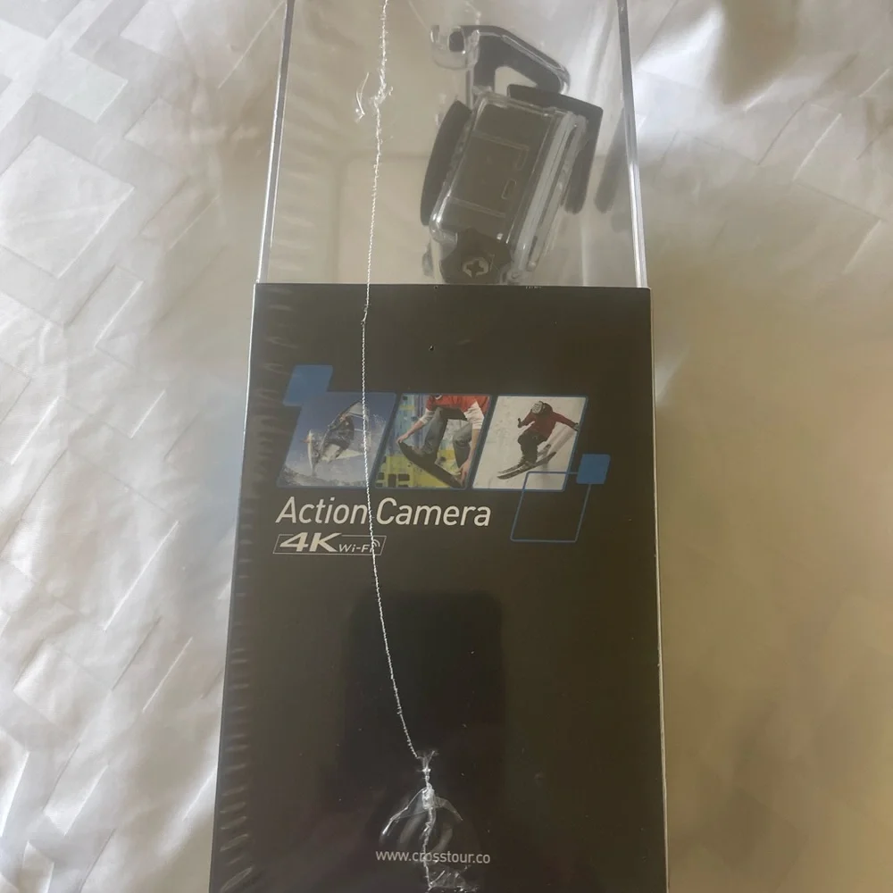 Waterproof Sports 4K 2.5” camera w/accessories!